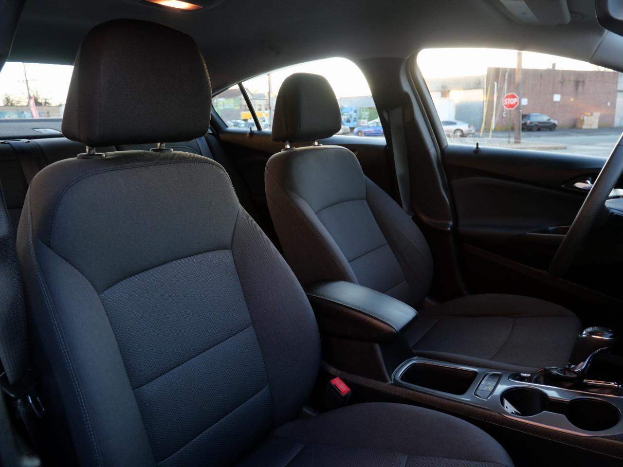 Chevrolet Cruze 4dr Sdn LT 2019