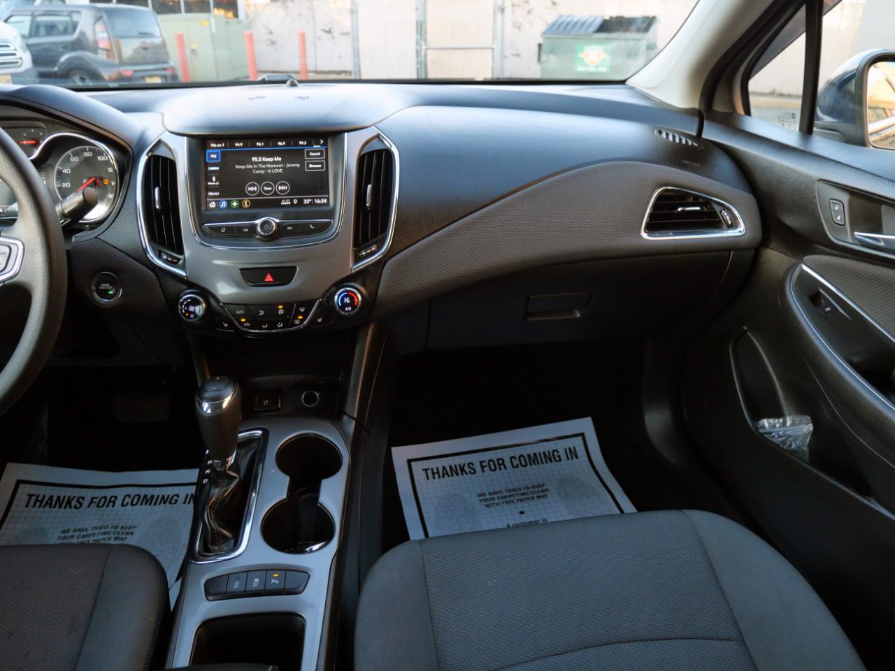 Chevrolet Cruze 4dr Sdn LT 2019