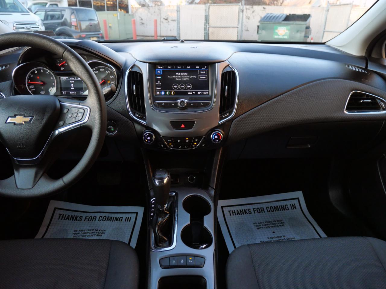 Chevrolet Cruze 4dr Sdn LT 2019