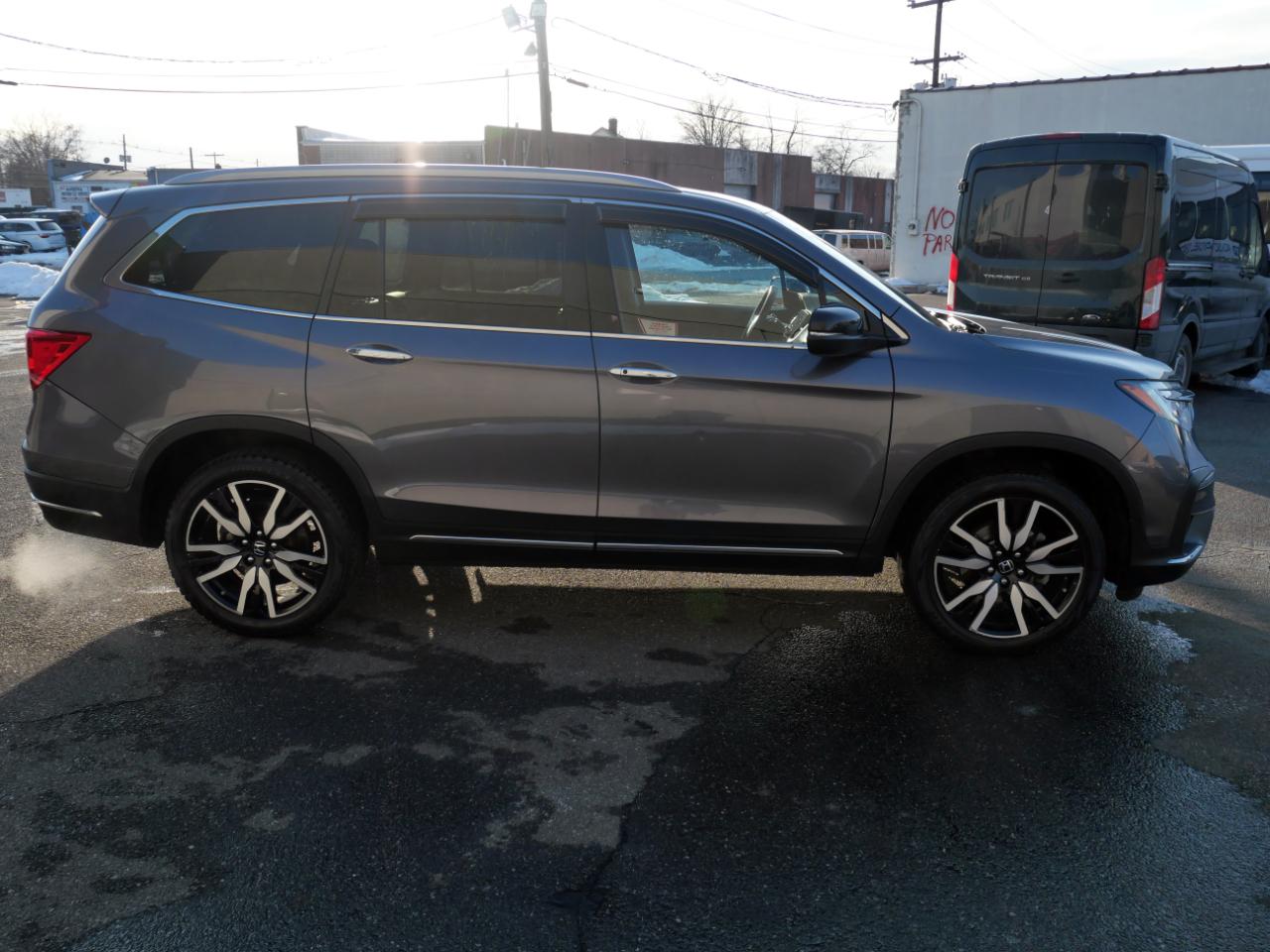 Honda Pilot Touring 8-Passenger AWD 2020