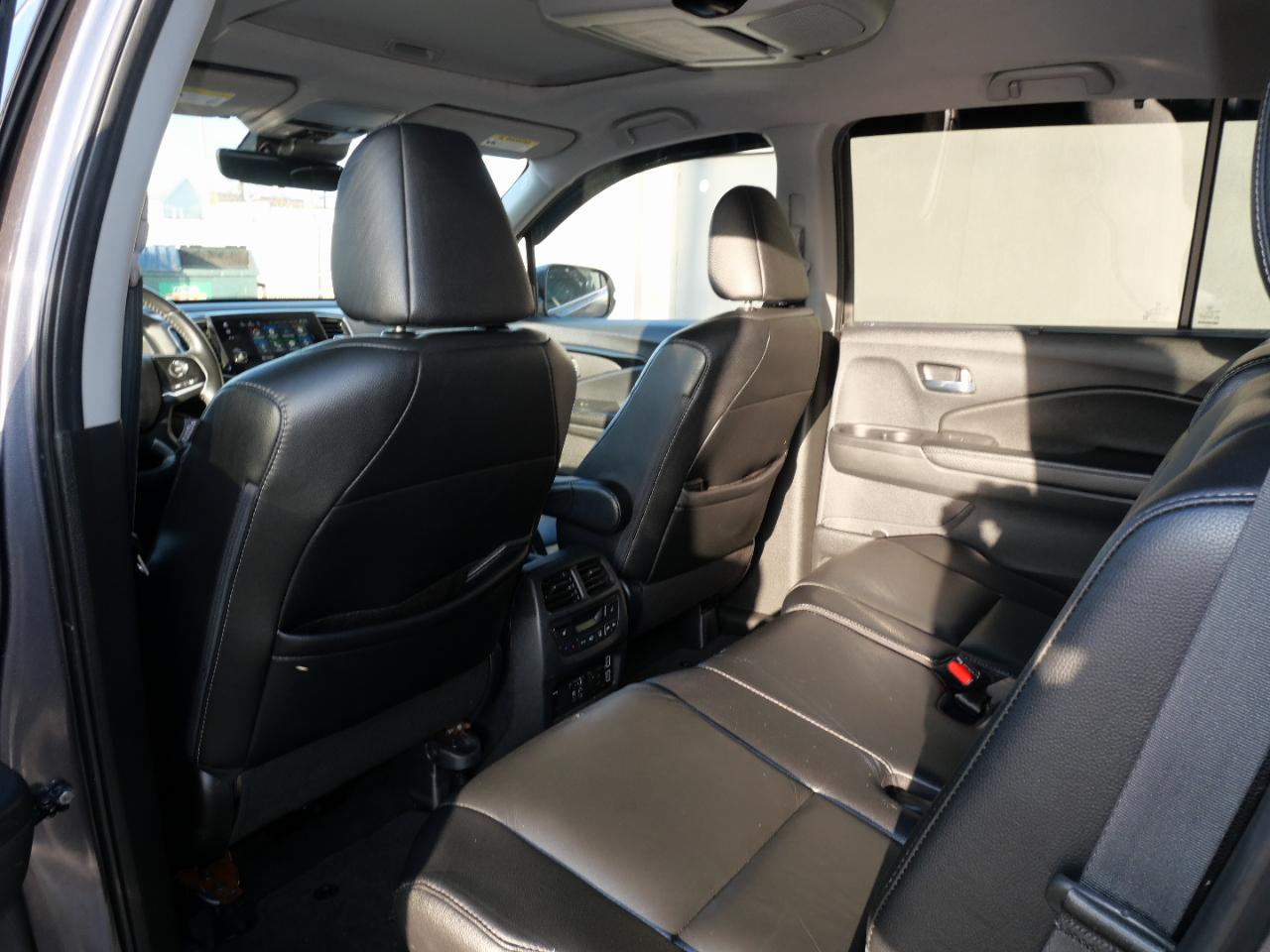 Honda Pilot Touring 8-Passenger AWD 2020