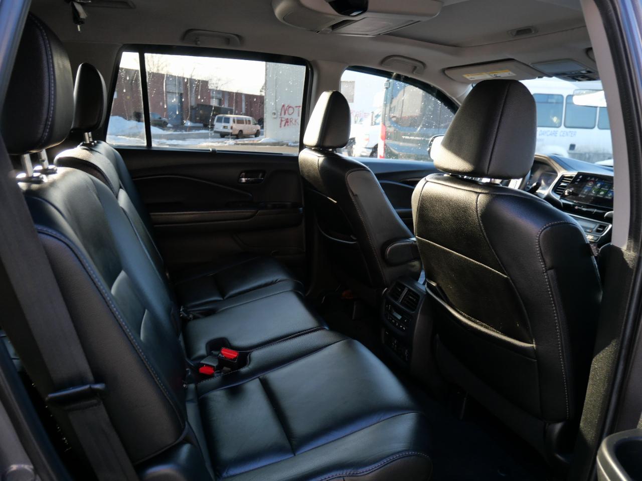 Honda Pilot Touring 8-Passenger AWD 2020