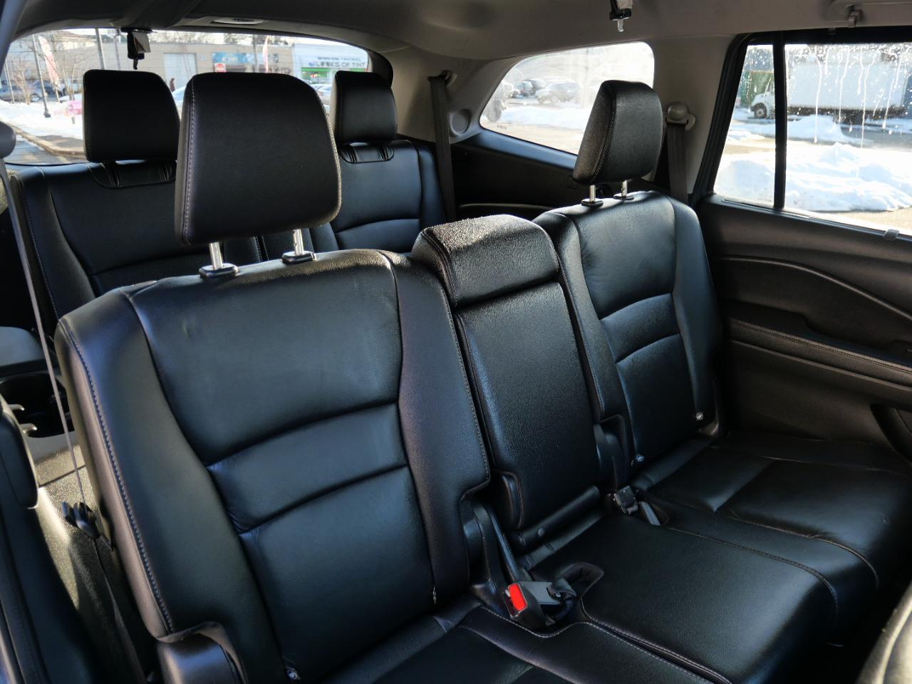 Honda Pilot Touring 8-Passenger AWD 2020