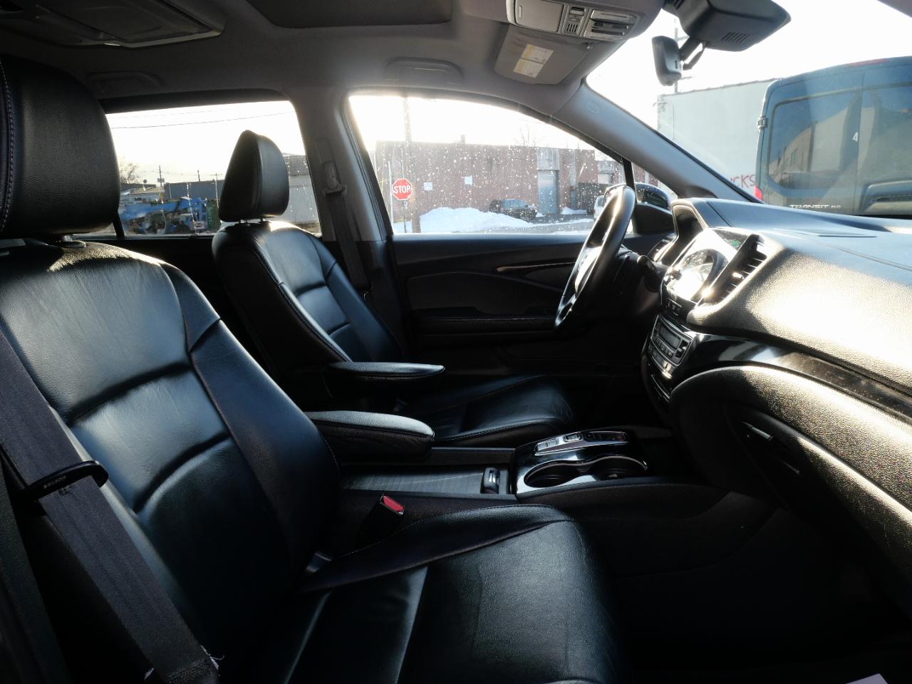 Honda Pilot Touring 8-Passenger AWD 2020