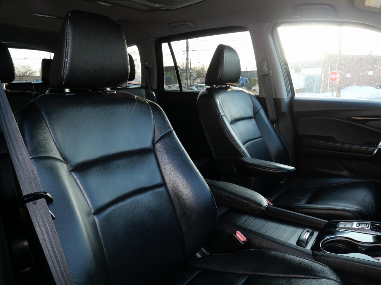 Honda Pilot Touring 8-Passenger AWD 2020