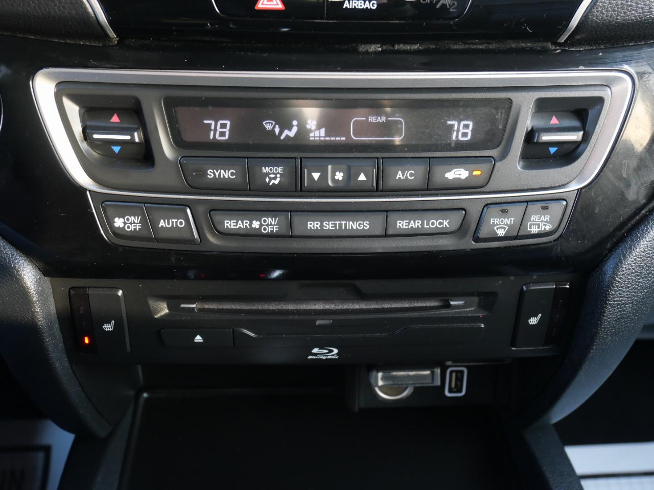 Honda Pilot Touring 8-Passenger AWD 2020