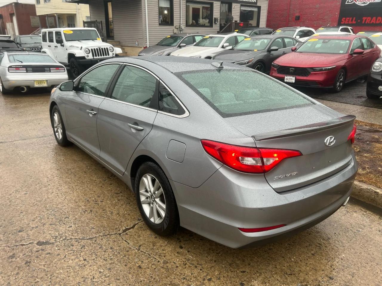 Hyundai Sonata 4dr Sdn 2.4L SE 2015