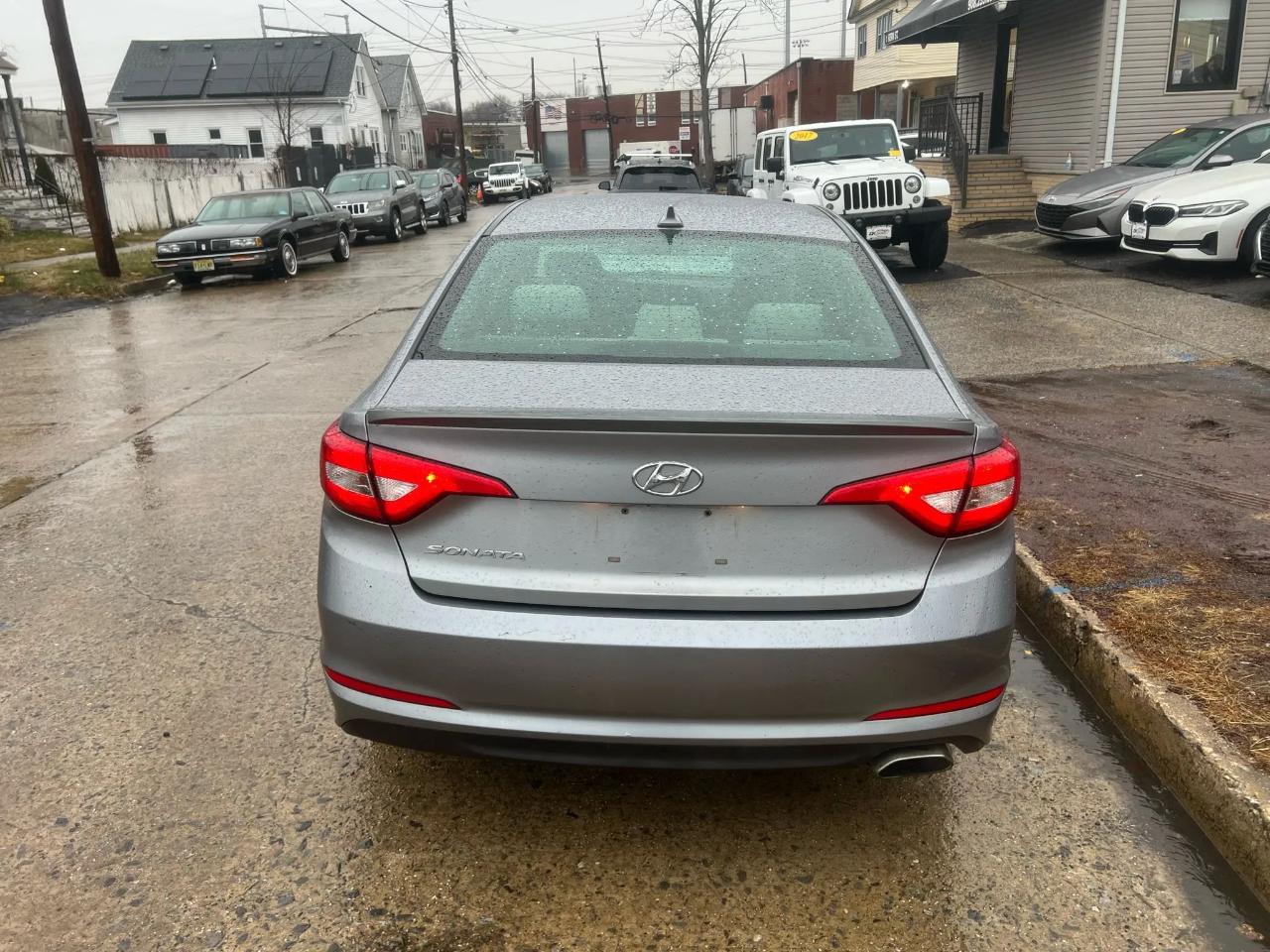 Hyundai Sonata 4dr Sdn 2.4L SE 2015