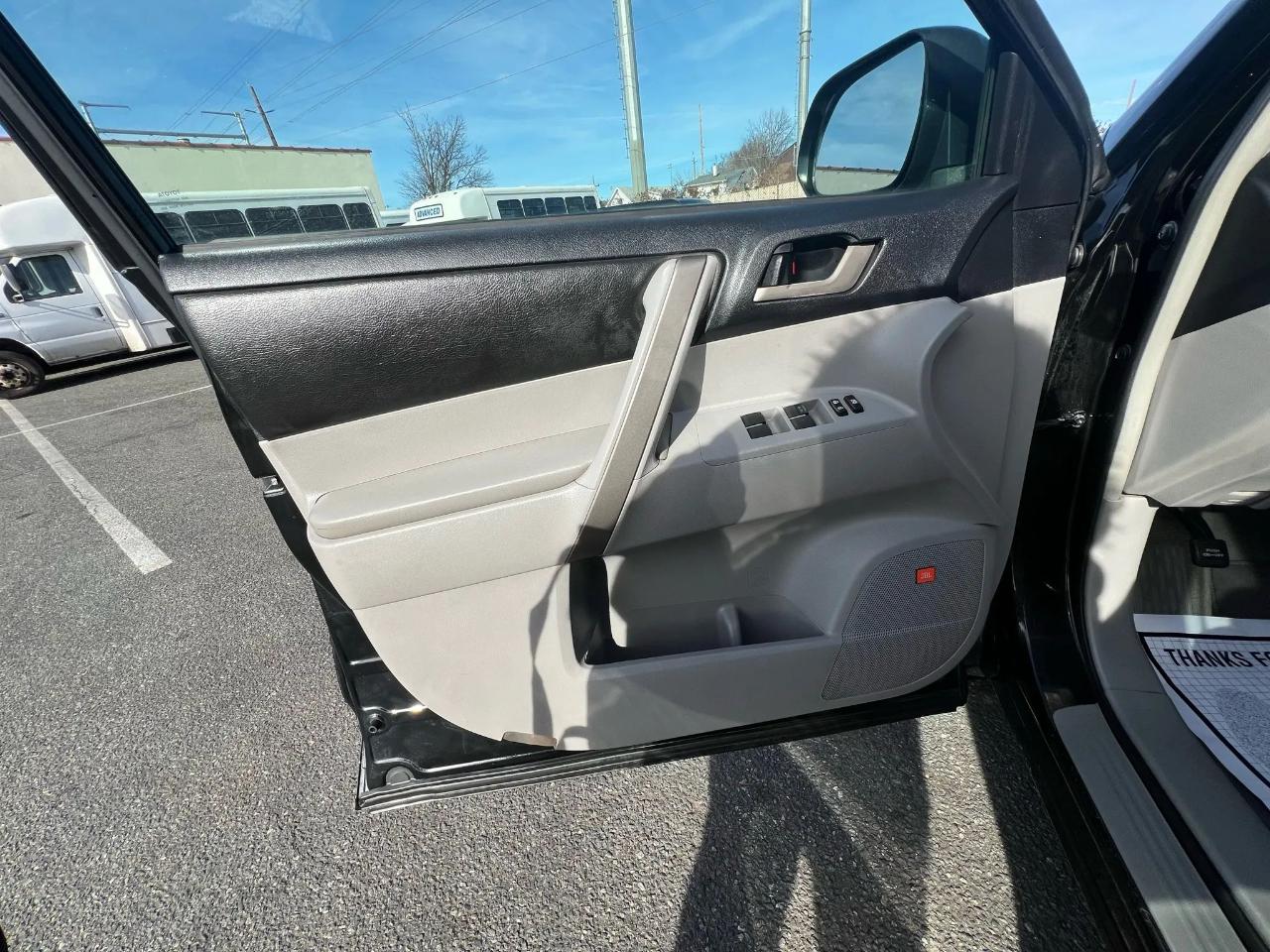 Toyota Highlander 4WD 4dr V6 Sport (Natl) 2010