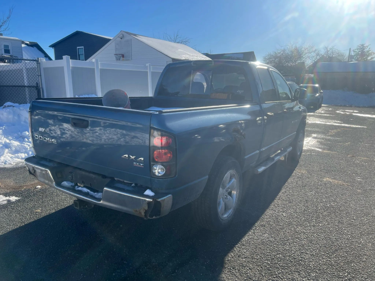 Dodge Ram 1500 4dr Quad Cab 140.5" WB 4WD SLT 2004