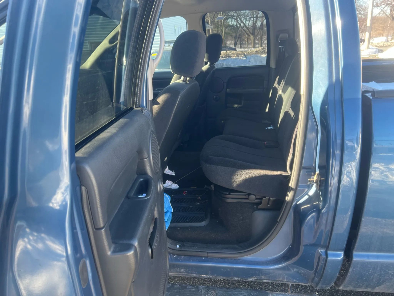 Dodge Ram 1500 4dr Quad Cab 140.5" WB 4WD SLT 2004