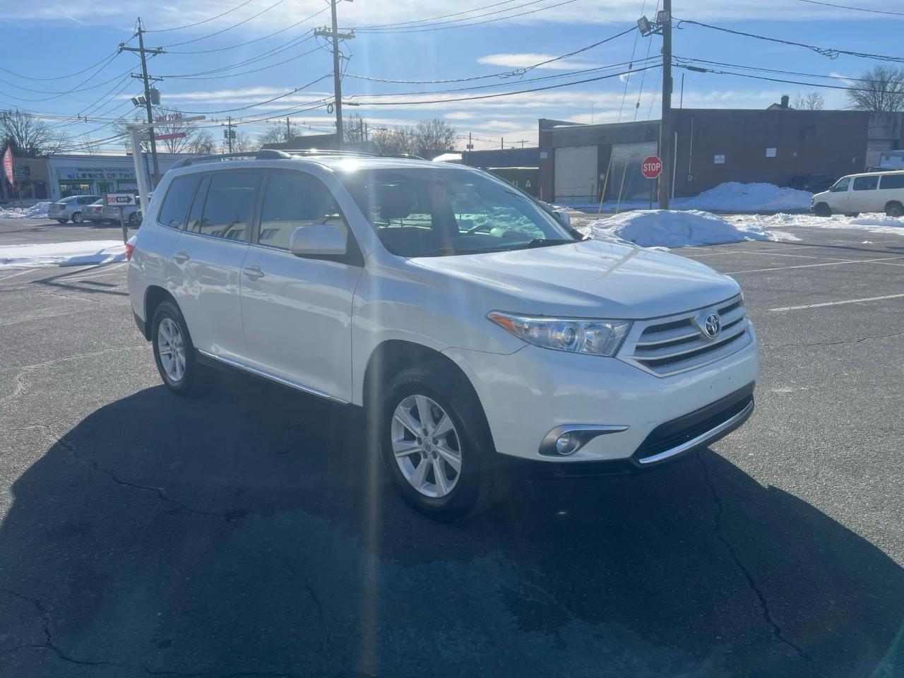 Toyota Highlander 4WD 4dr V6 Plus (Natl) 2013
