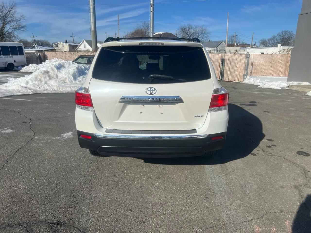 Toyota Highlander 4WD 4dr V6 Plus (Natl) 2013