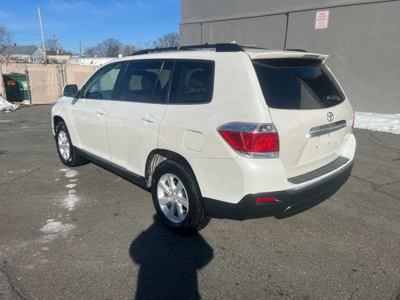 Toyota Highlander 4WD 4dr V6 Plus (Natl) 2013