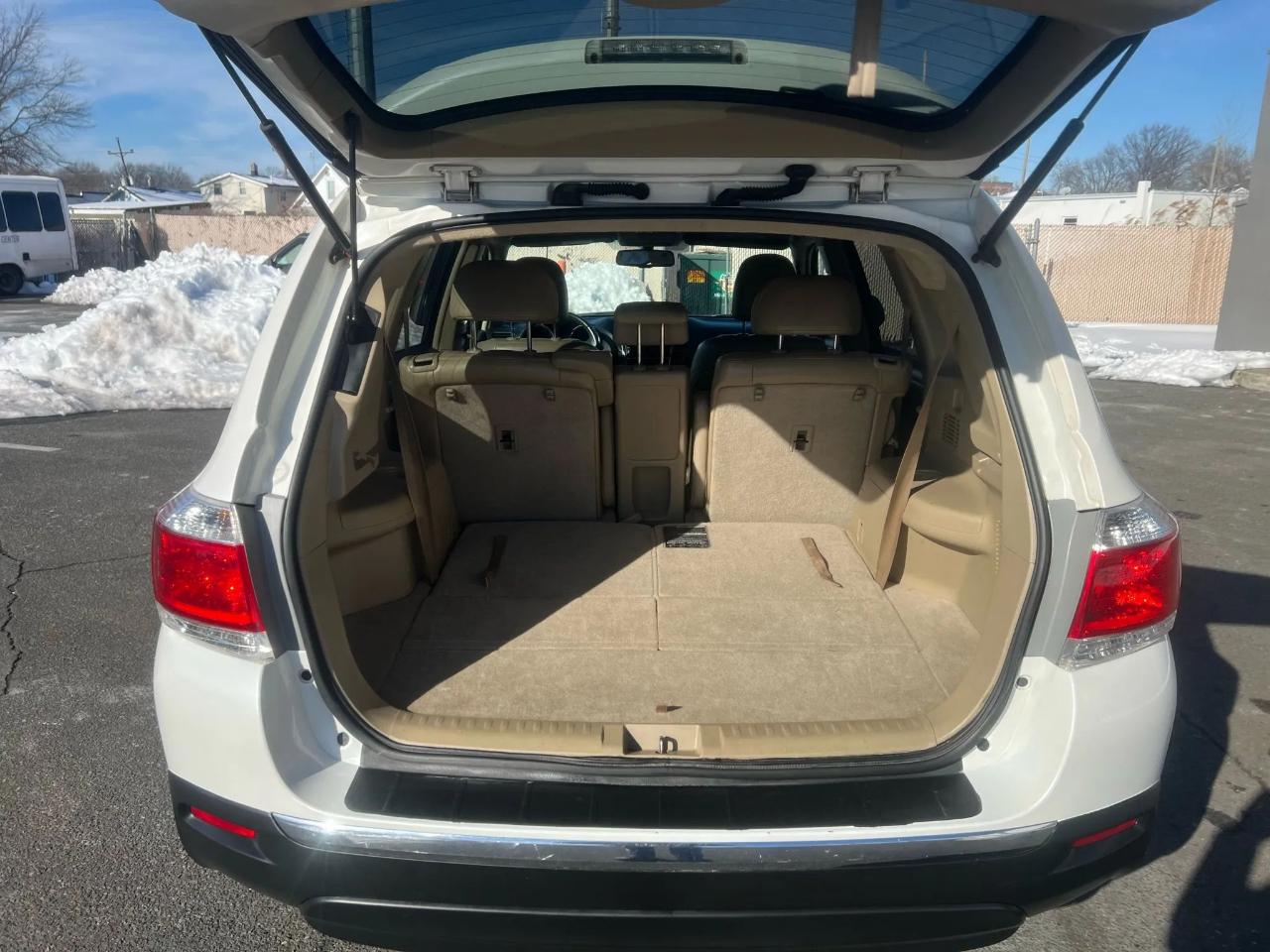 Toyota Highlander 4WD 4dr V6 Plus (Natl) 2013