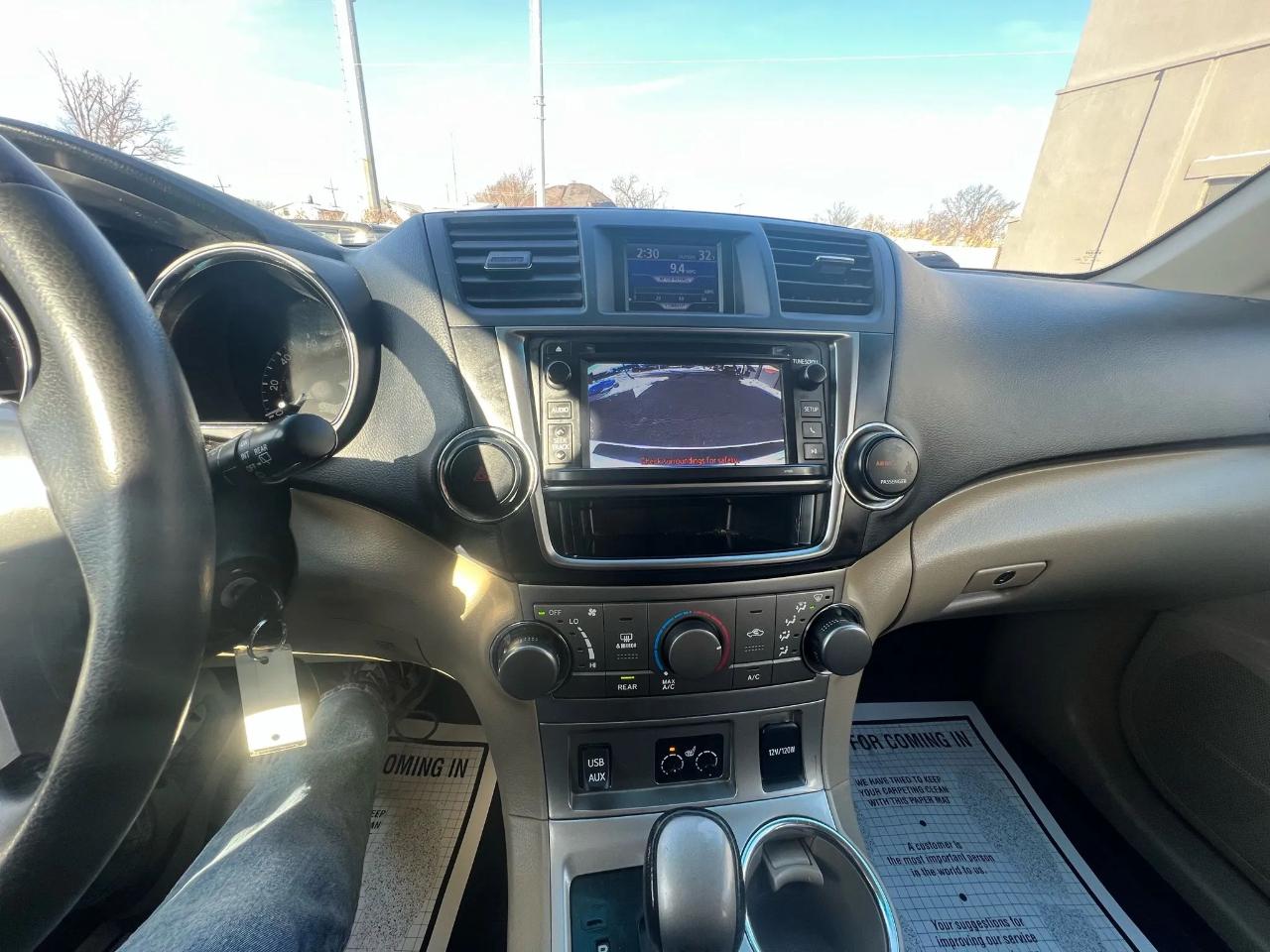 Toyota Highlander 4WD 4dr V6 Plus (Natl) 2013