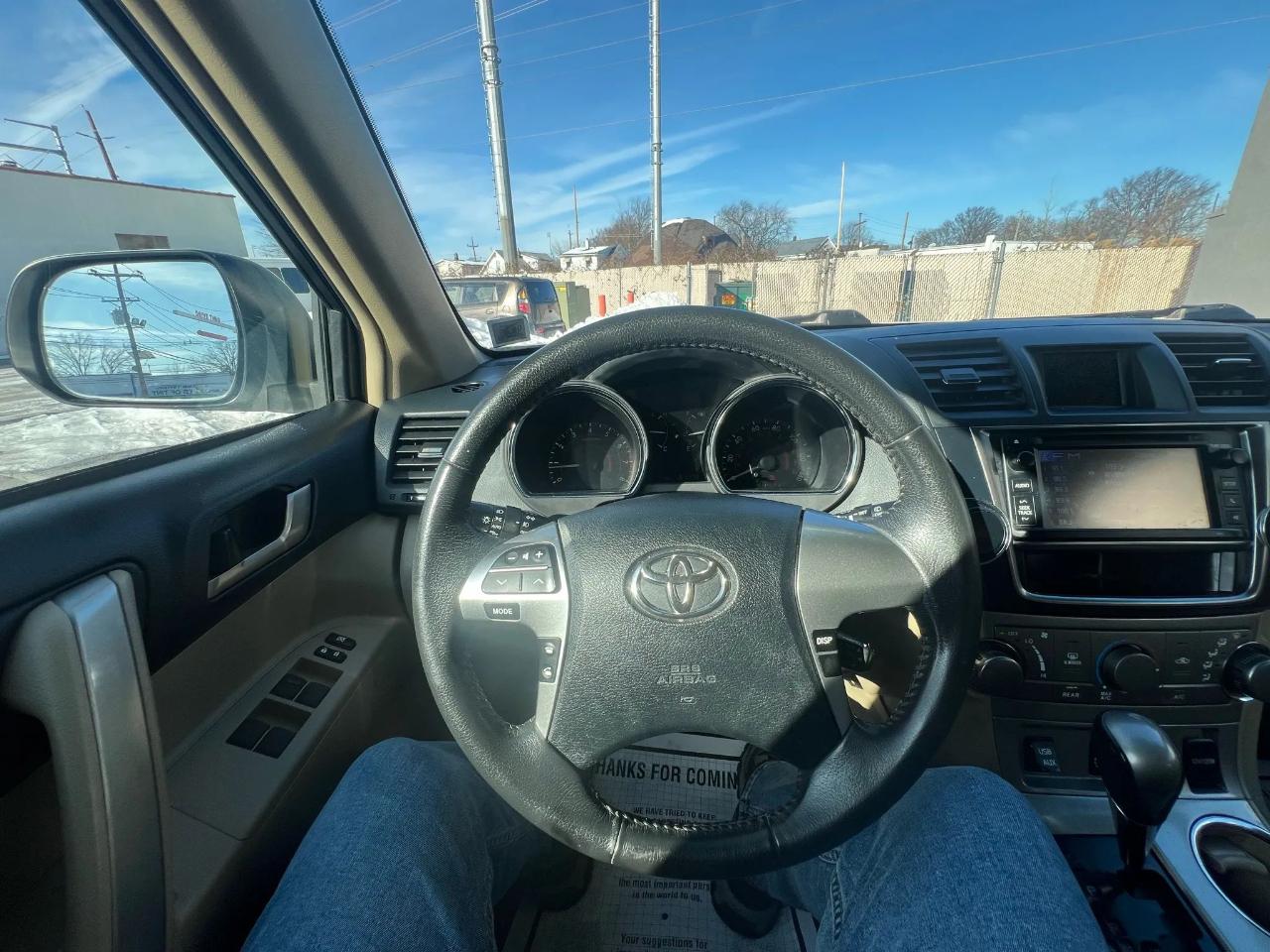 Toyota Highlander 4WD 4dr V6 Plus (Natl) 2013