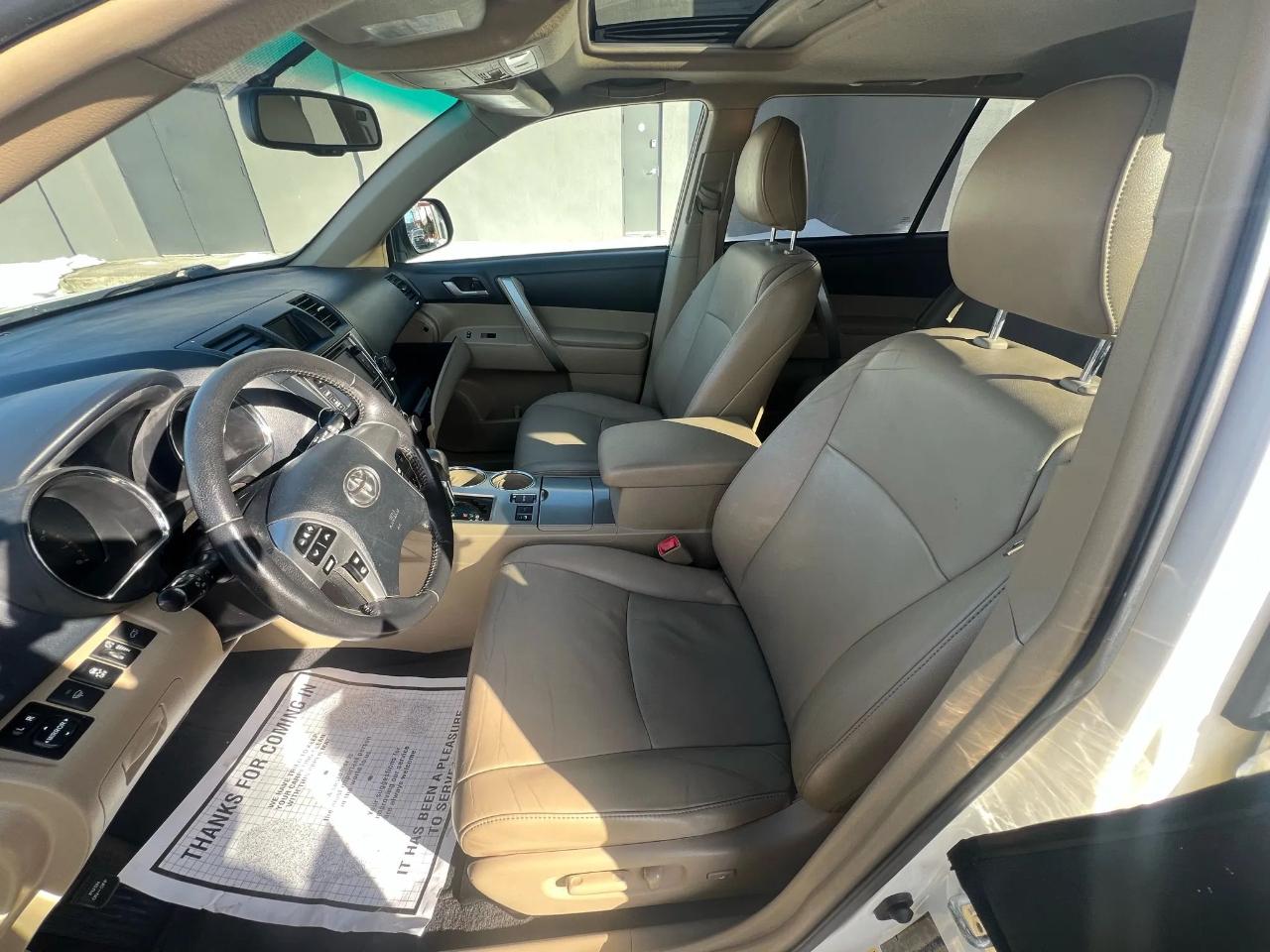 Toyota Highlander 4WD 4dr V6 Plus (Natl) 2013