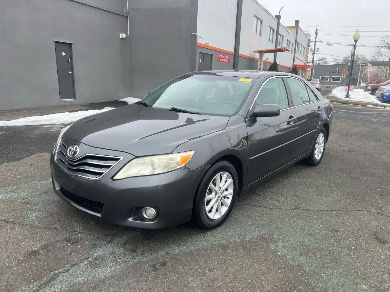 Toyota Camry 4dr Sdn I4 Man (Natl) 2010