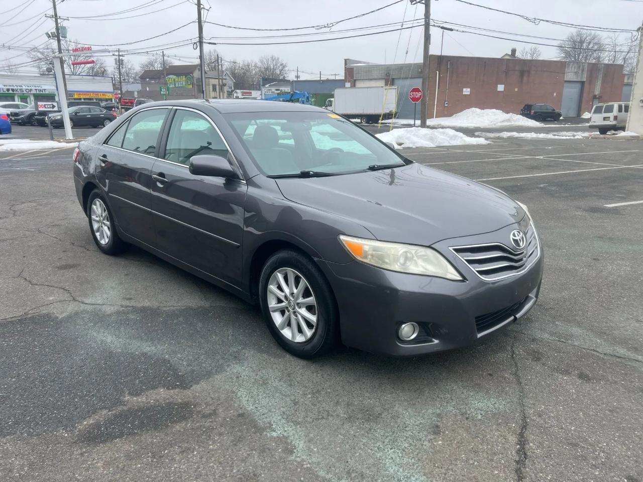 Toyota Camry 4dr Sdn I4 Man (Natl) 2010