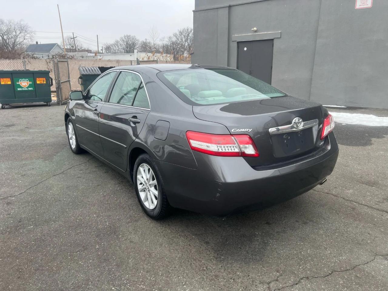 Toyota Camry 4dr Sdn I4 Man (Natl) 2010