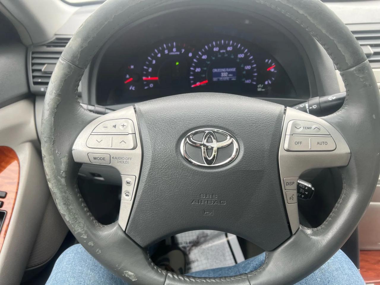 Toyota Camry 4dr Sdn I4 Man (Natl) 2010