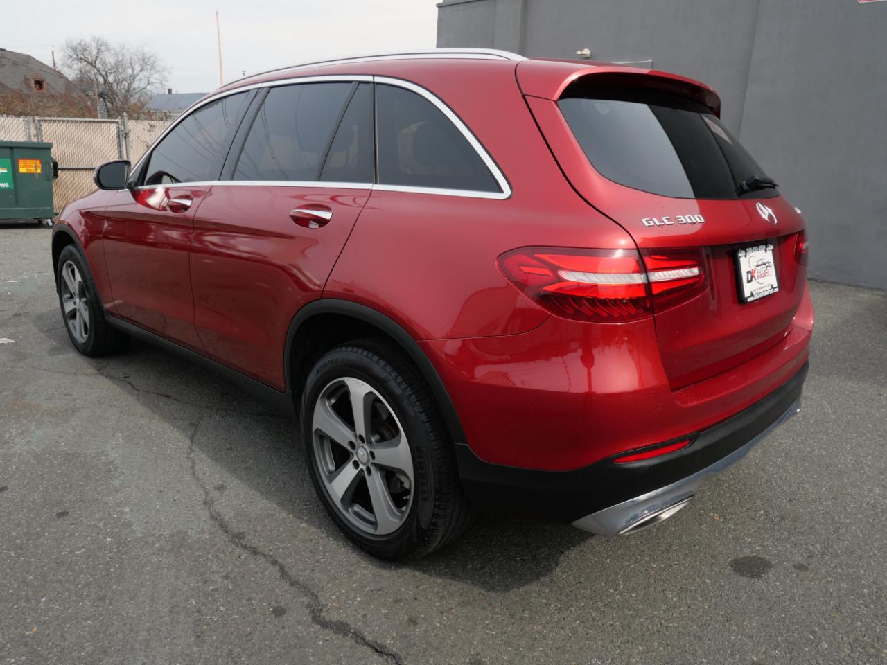 Mercedes-Benz GLC 4MATIC 4dr GLC 300 2016