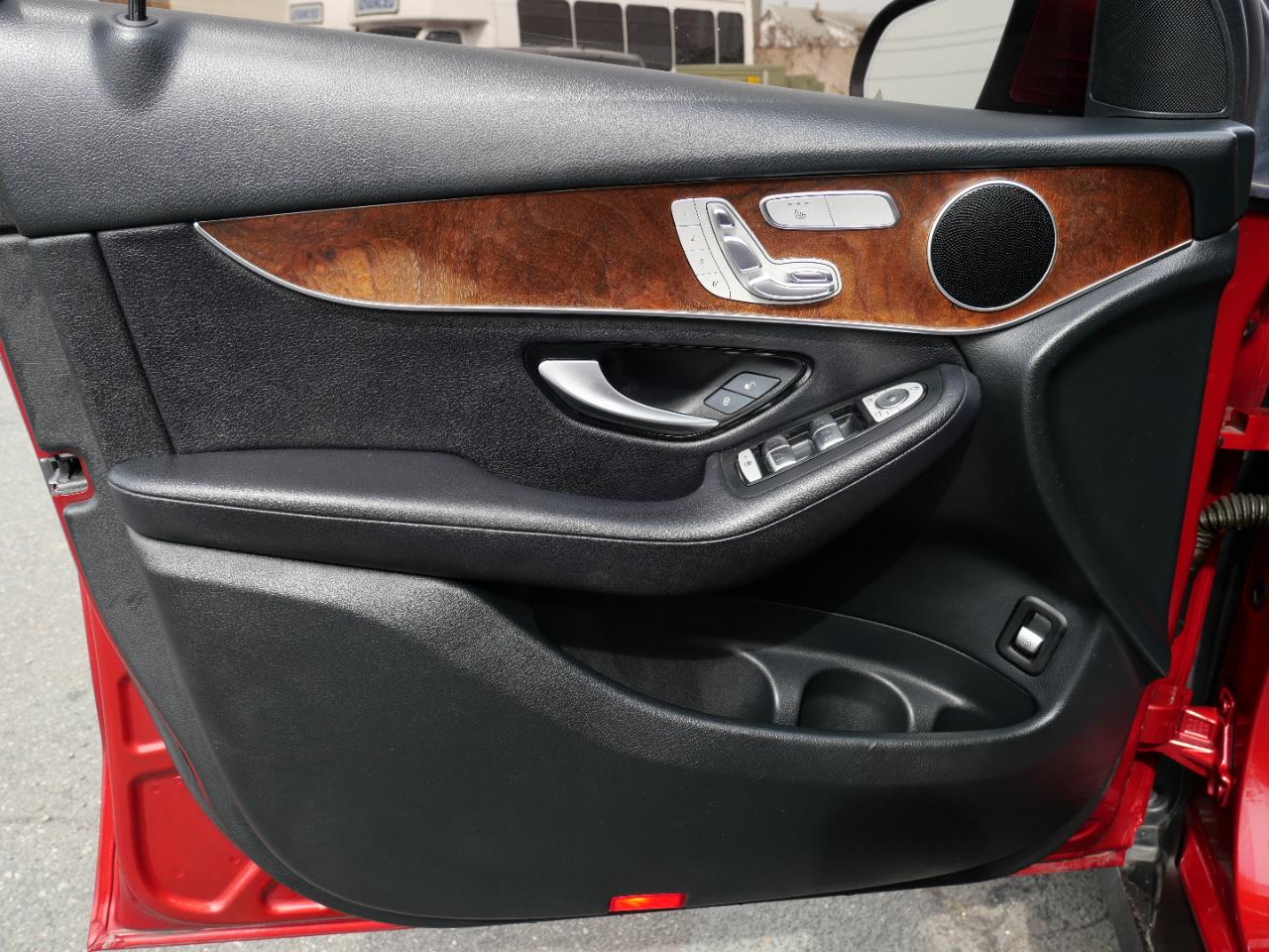 Mercedes-Benz GLC 4MATIC 4dr GLC 300 2016