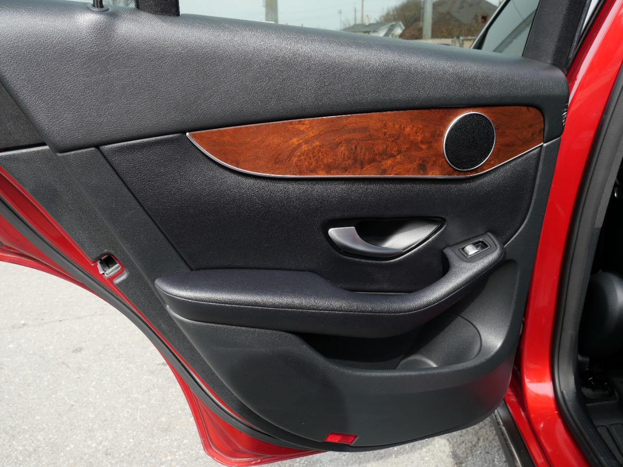 Mercedes-Benz GLC 4MATIC 4dr GLC 300 2016