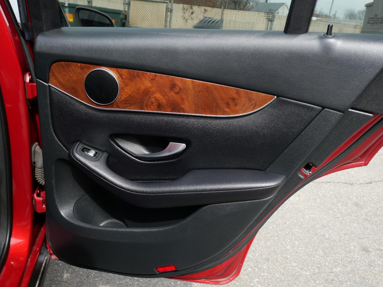 Mercedes-Benz GLC 4MATIC 4dr GLC 300 2016