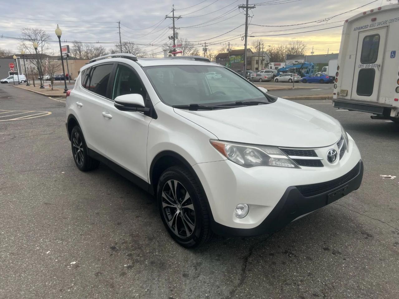 Toyota RAV4 AWD 4dr Limited (Natl) 2015