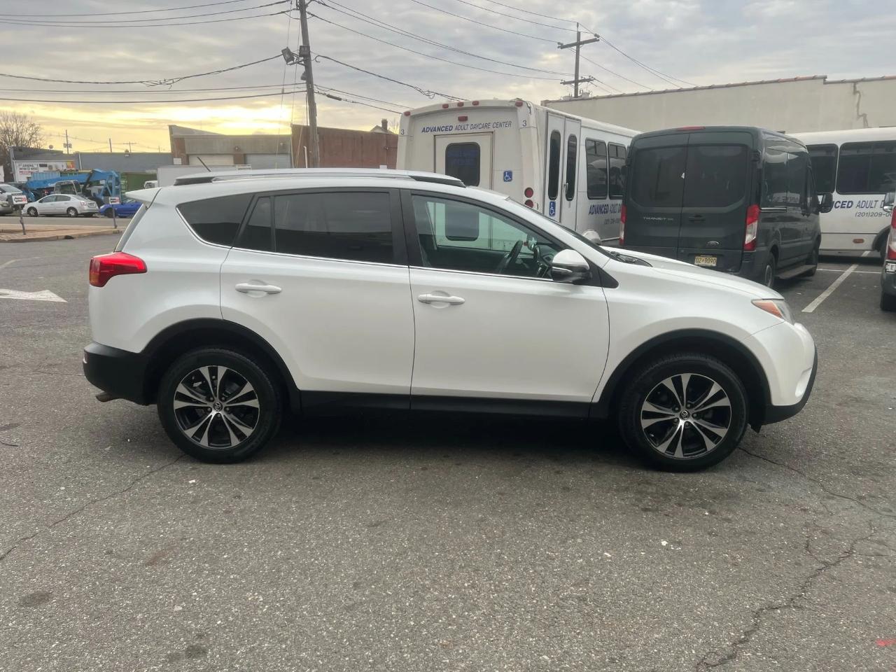 Toyota RAV4 AWD 4dr Limited (Natl) 2015