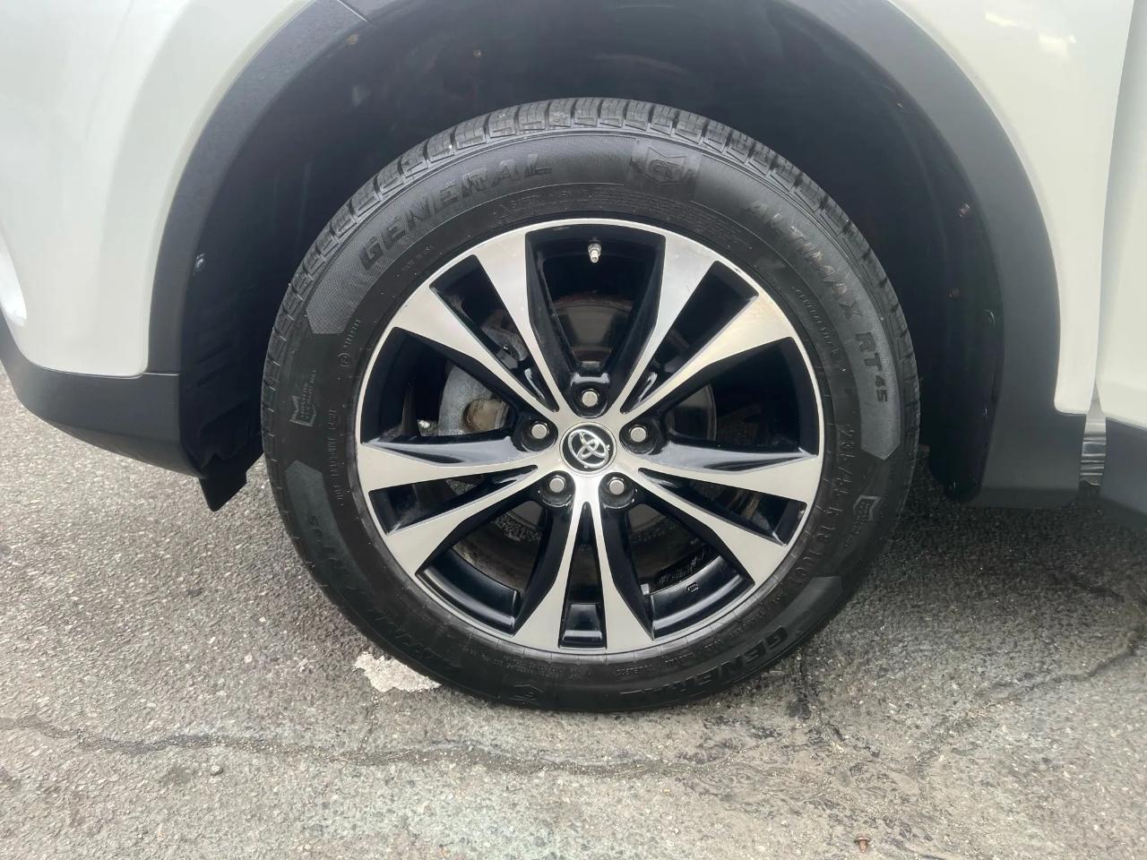 Toyota RAV4 AWD 4dr Limited (Natl) 2015