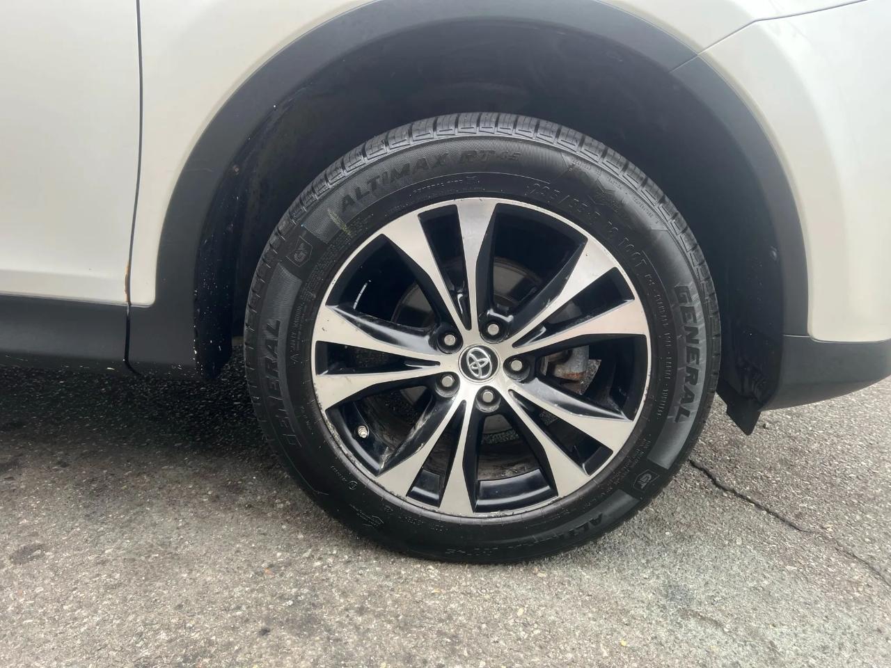 Toyota RAV4 AWD 4dr Limited (Natl) 2015