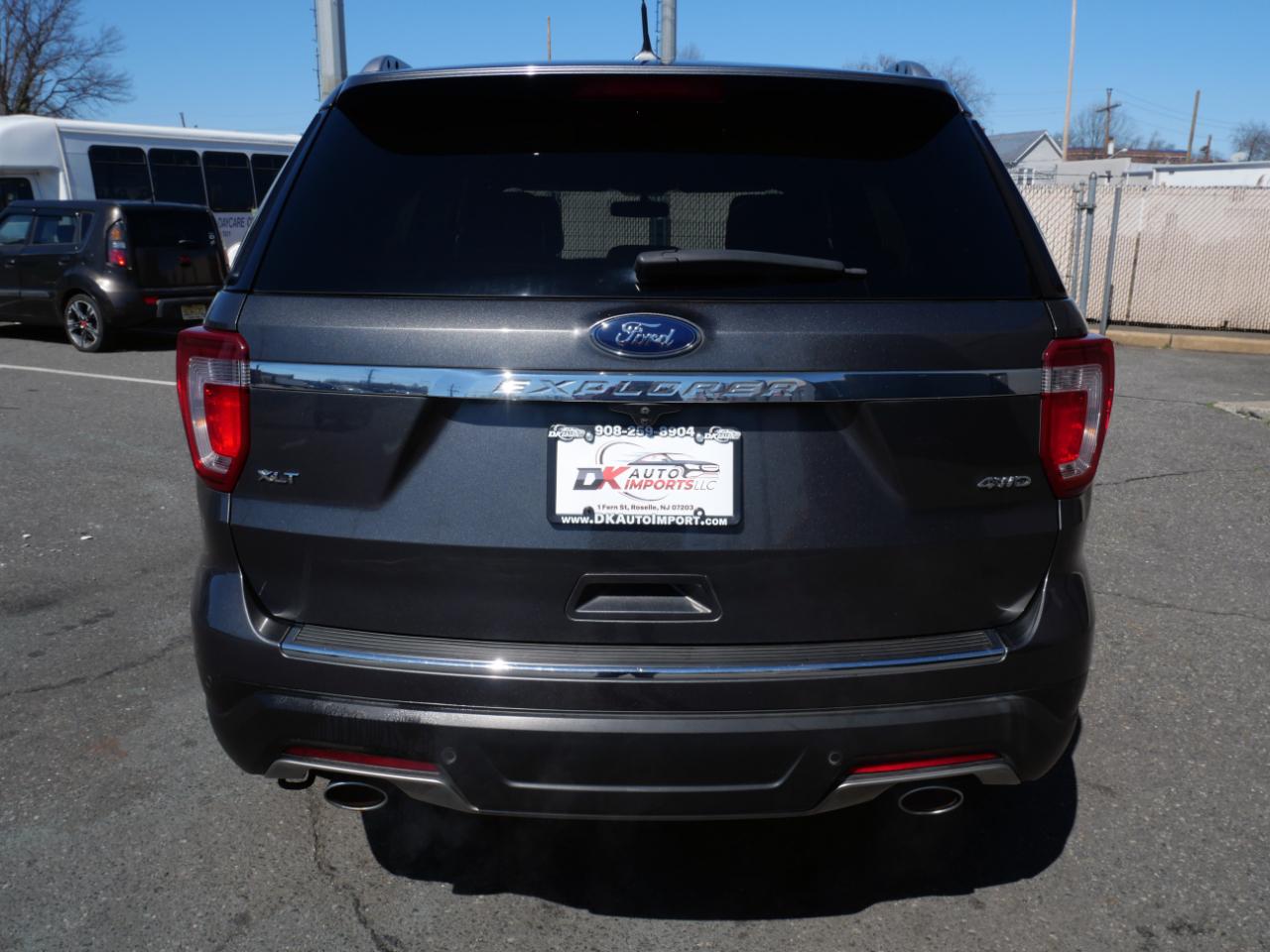 Ford Explorer XLT 4WD 2018