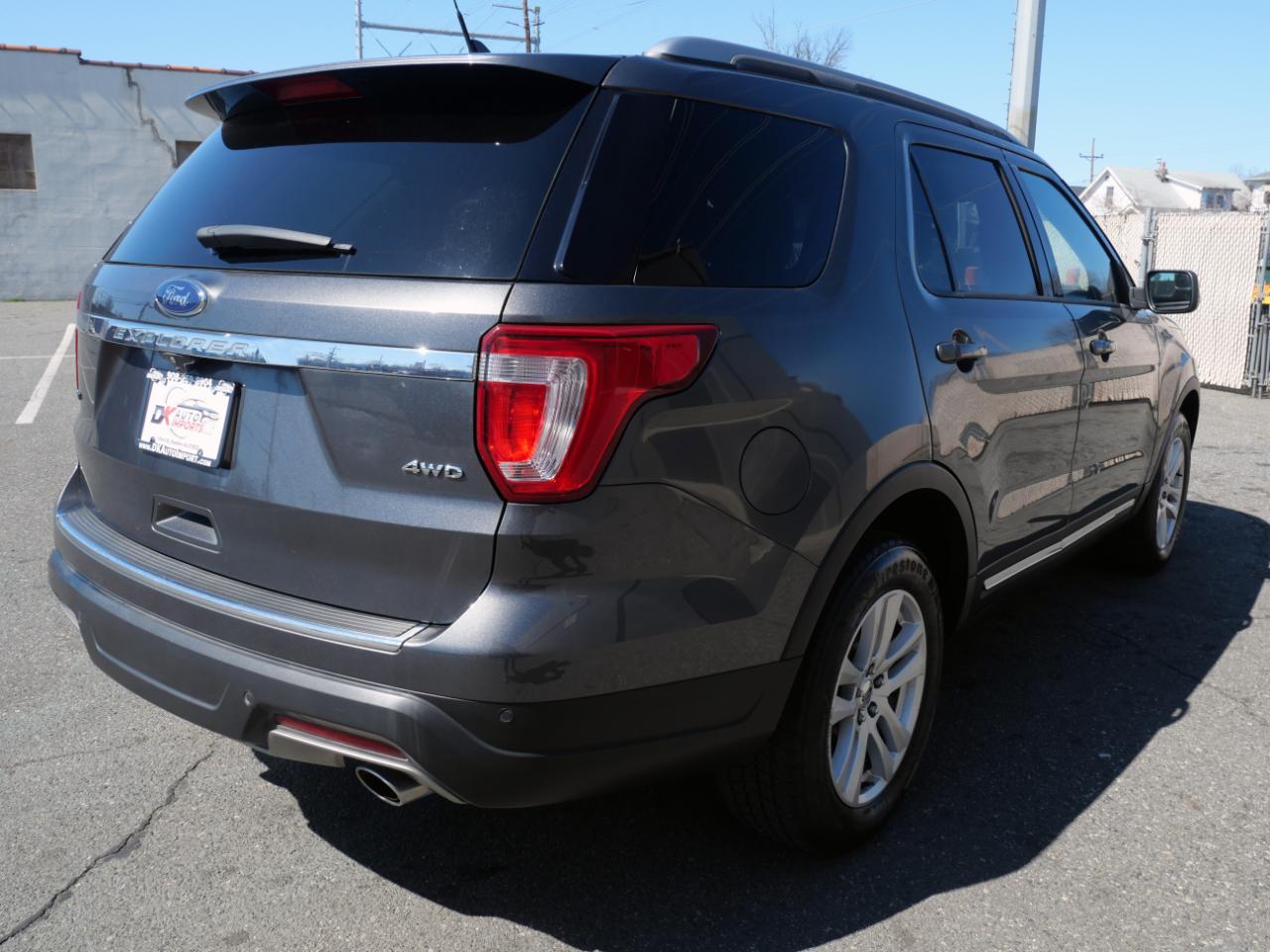 Ford Explorer XLT 4WD 2018