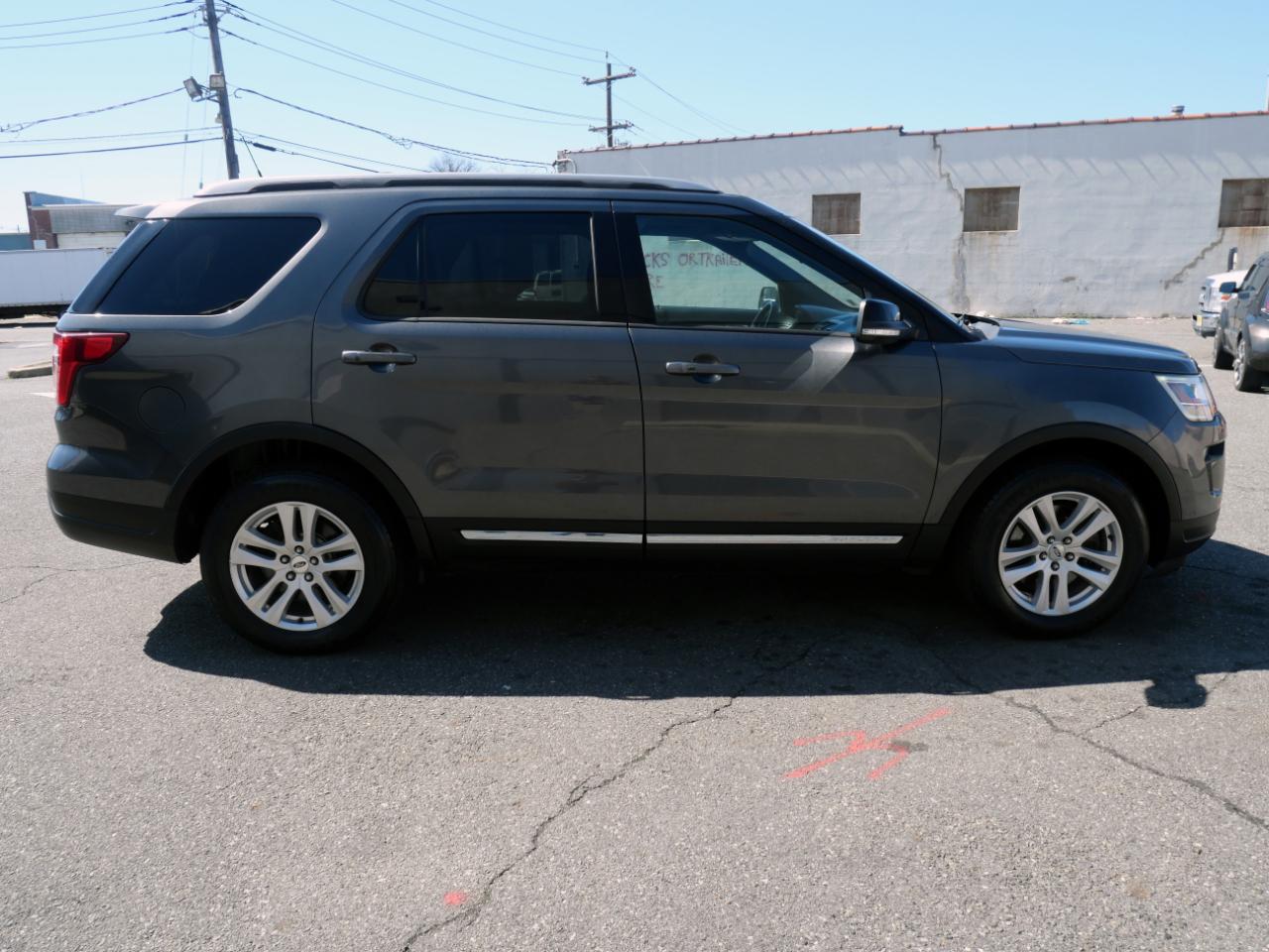 Ford Explorer XLT 4WD 2018