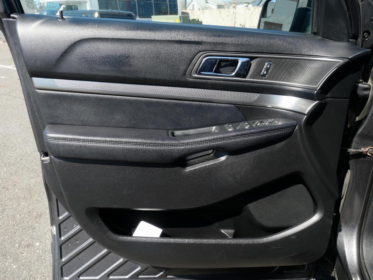 Ford Explorer XLT 4WD 2018