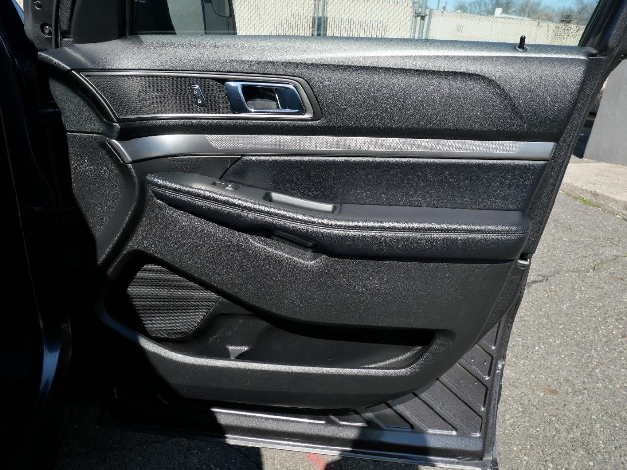 Ford Explorer XLT 4WD 2018