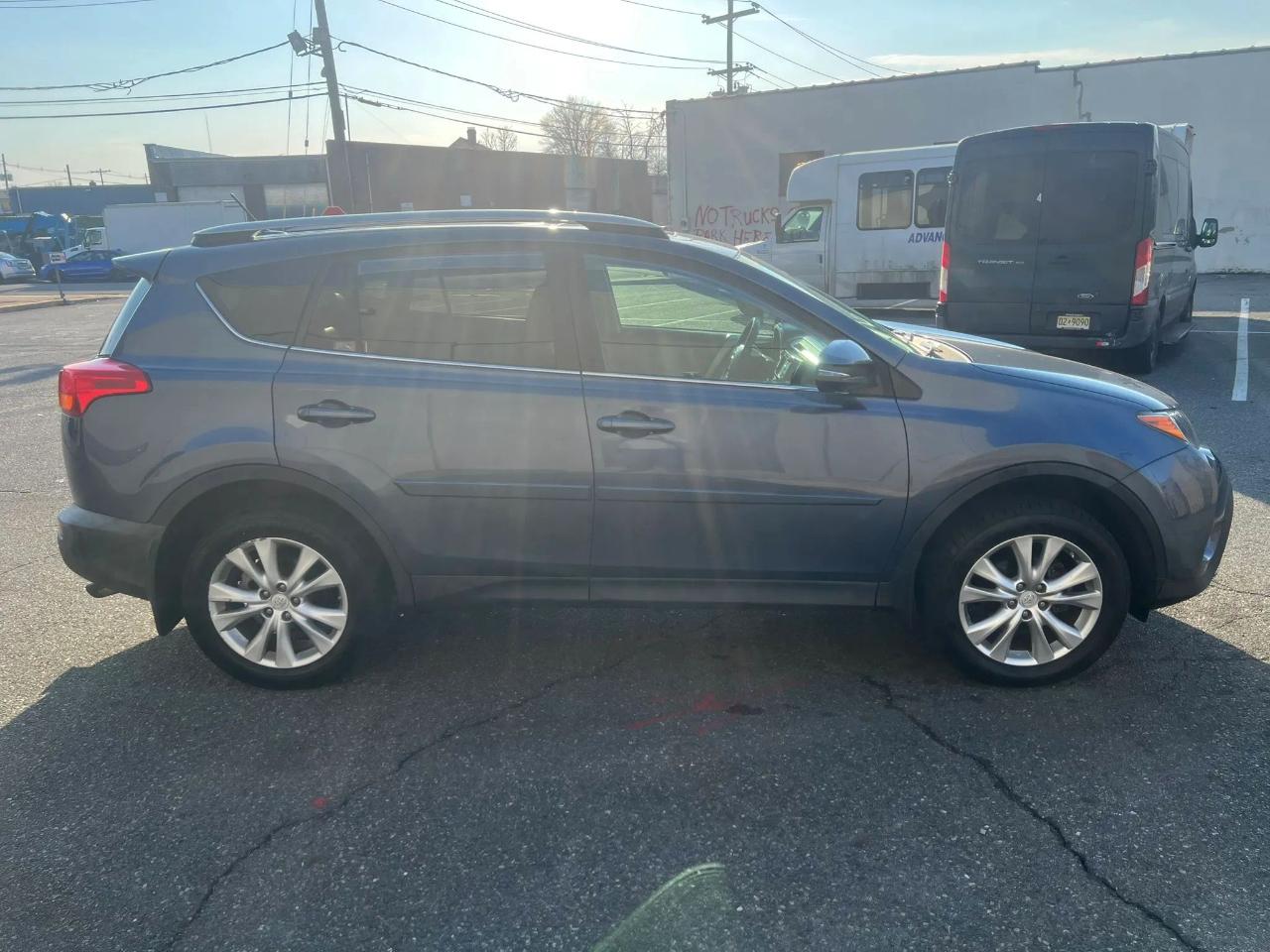 Toyota RAV4 AWD 4dr Limited (Natl) 2014
