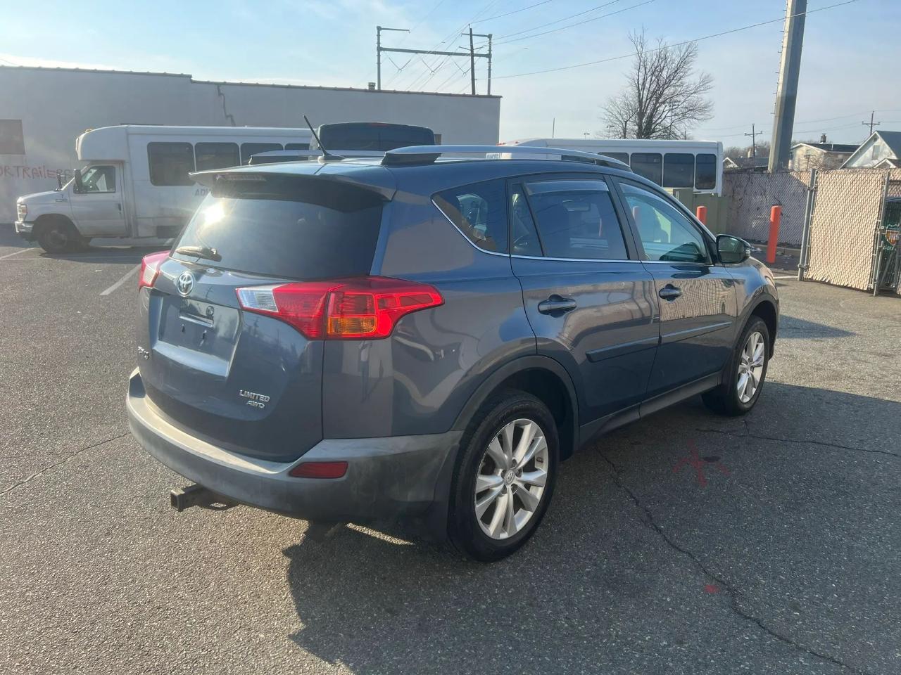 Toyota RAV4 AWD 4dr Limited (Natl) 2014