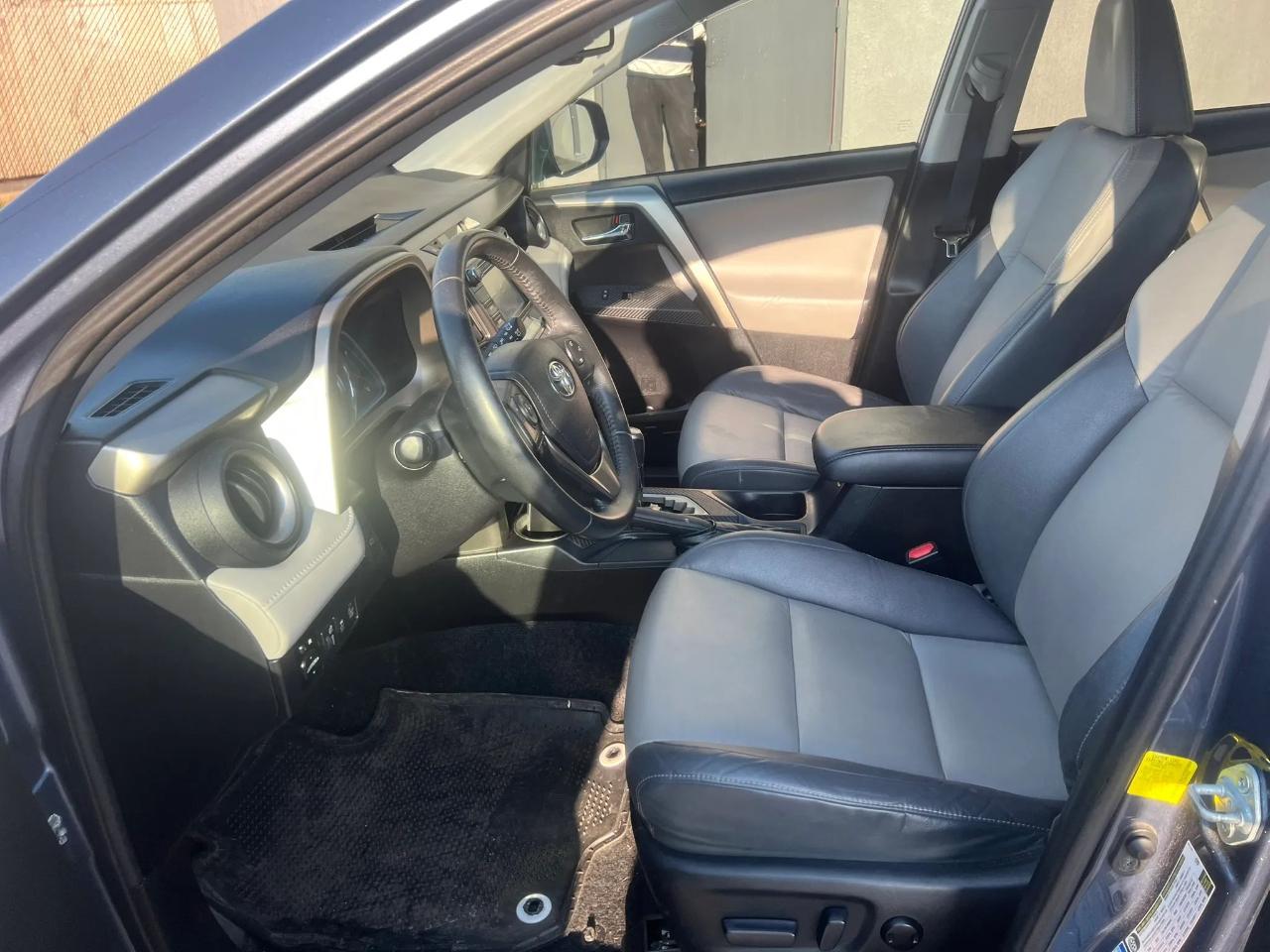 Toyota RAV4 AWD 4dr Limited (Natl) 2014