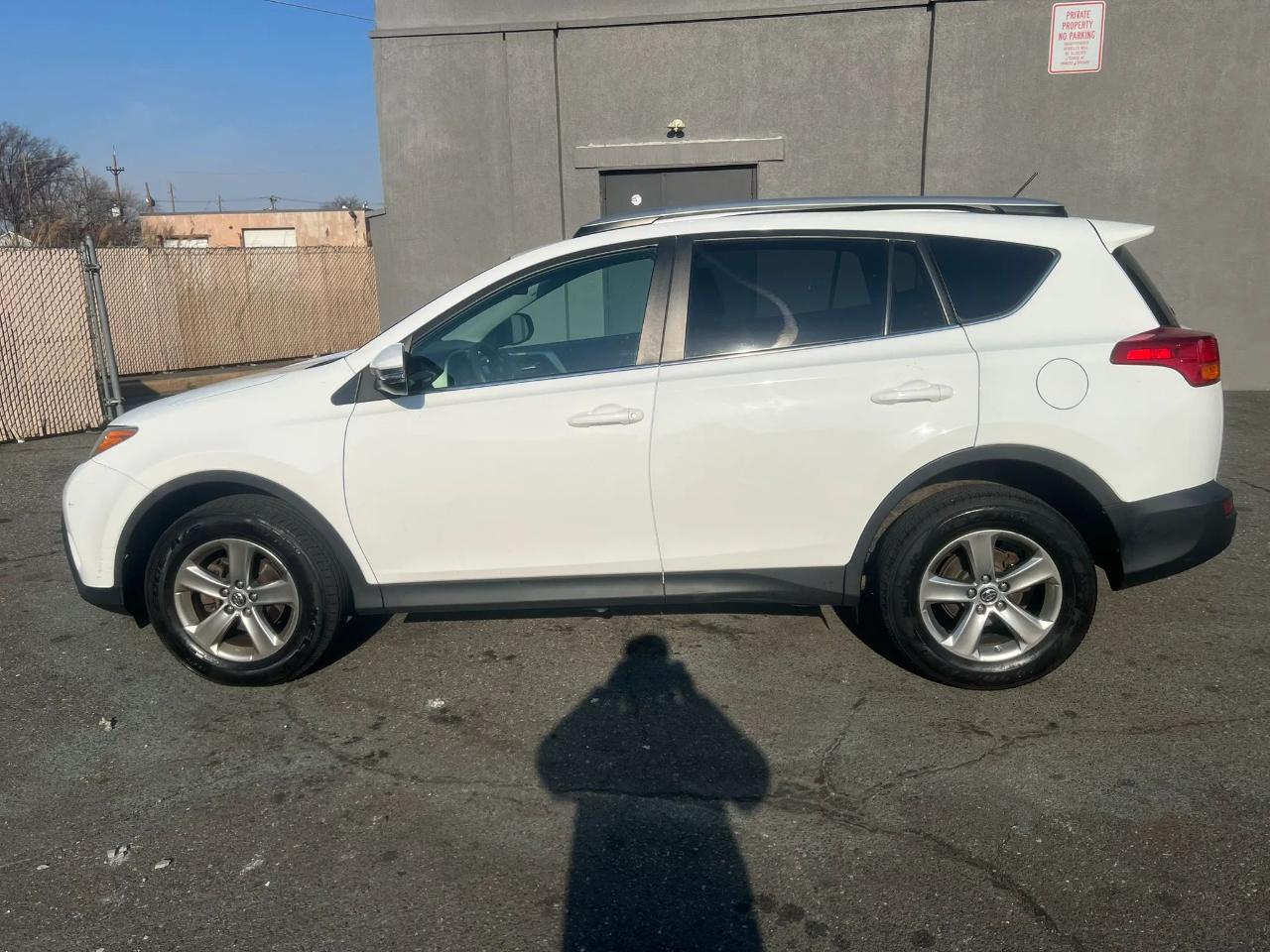 Toyota RAV4 FWD 4dr XLE (Natl) 2015