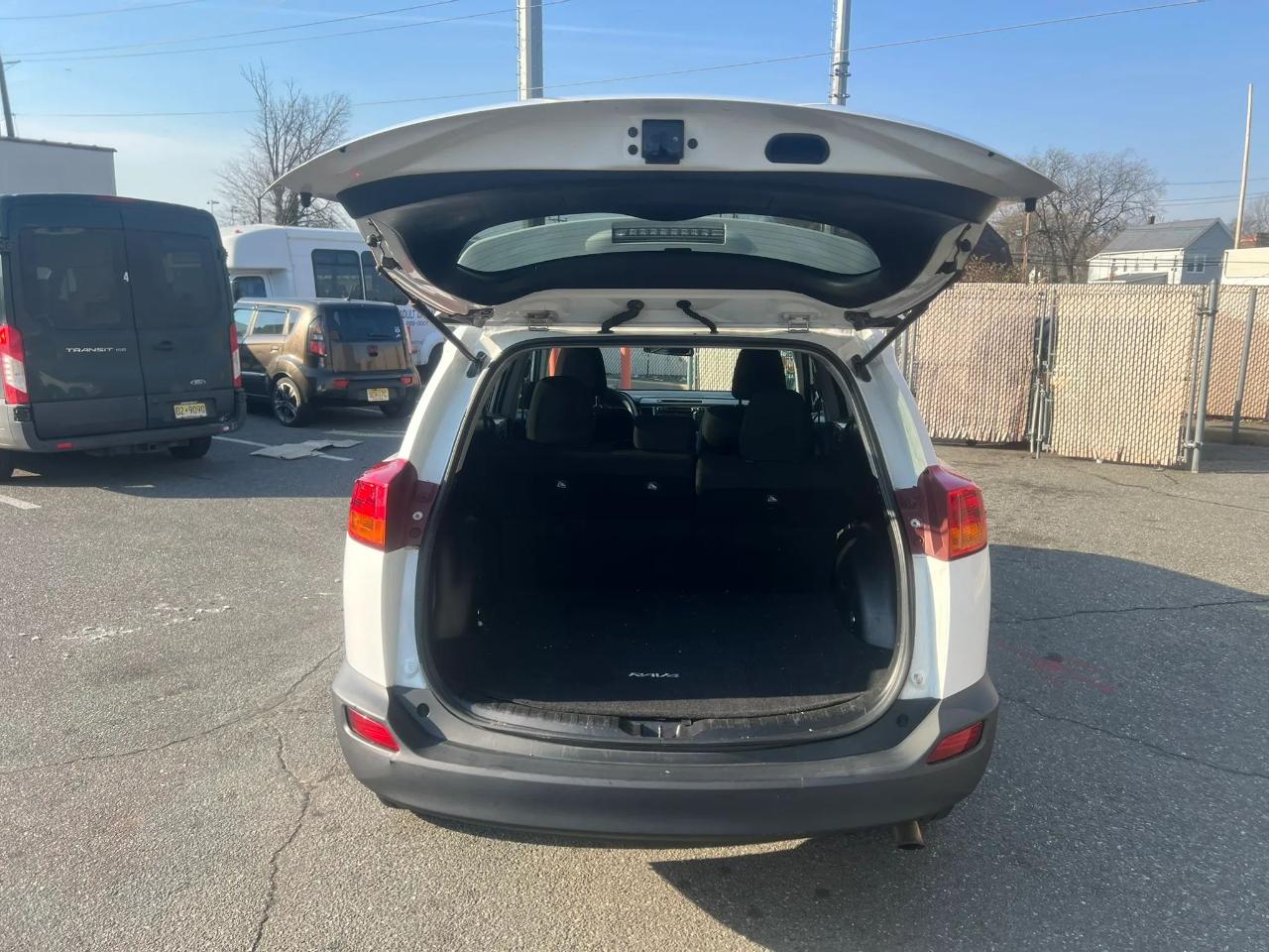 Toyota RAV4 FWD 4dr XLE (Natl) 2015