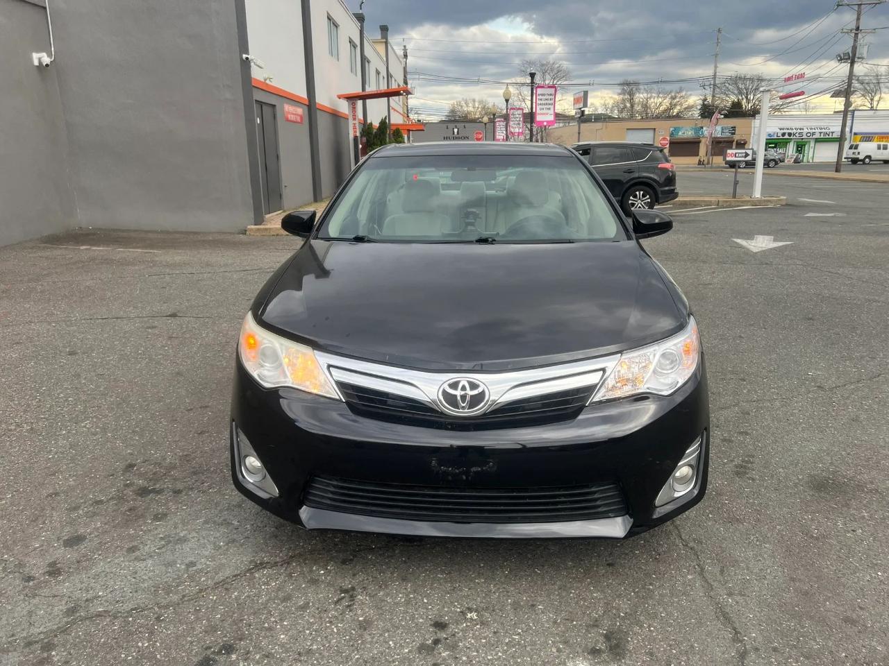 Toyota Camry 4dr Sdn I4 Auto XLE (Natl) 2013