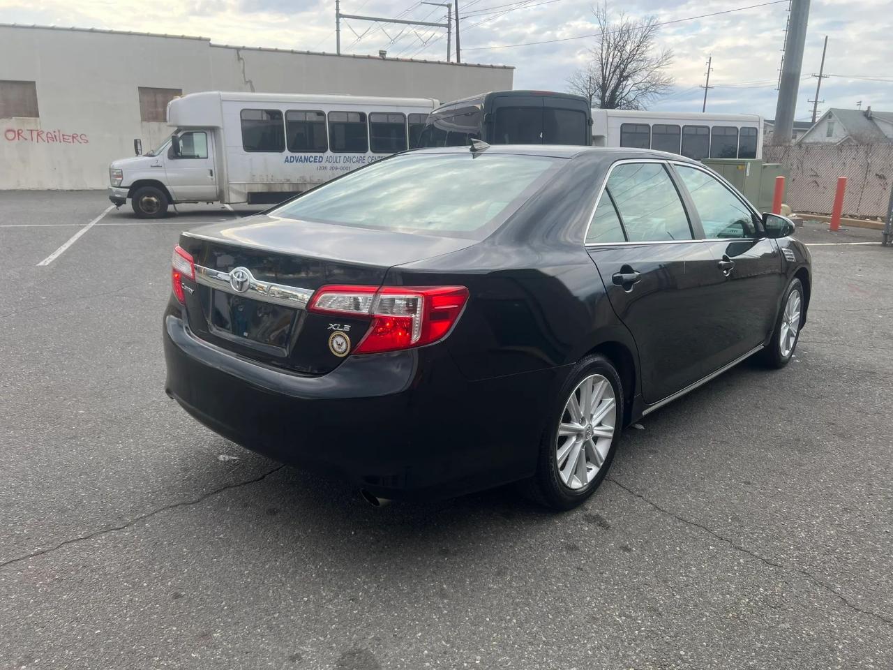 Toyota Camry 4dr Sdn I4 Auto XLE (Natl) 2013