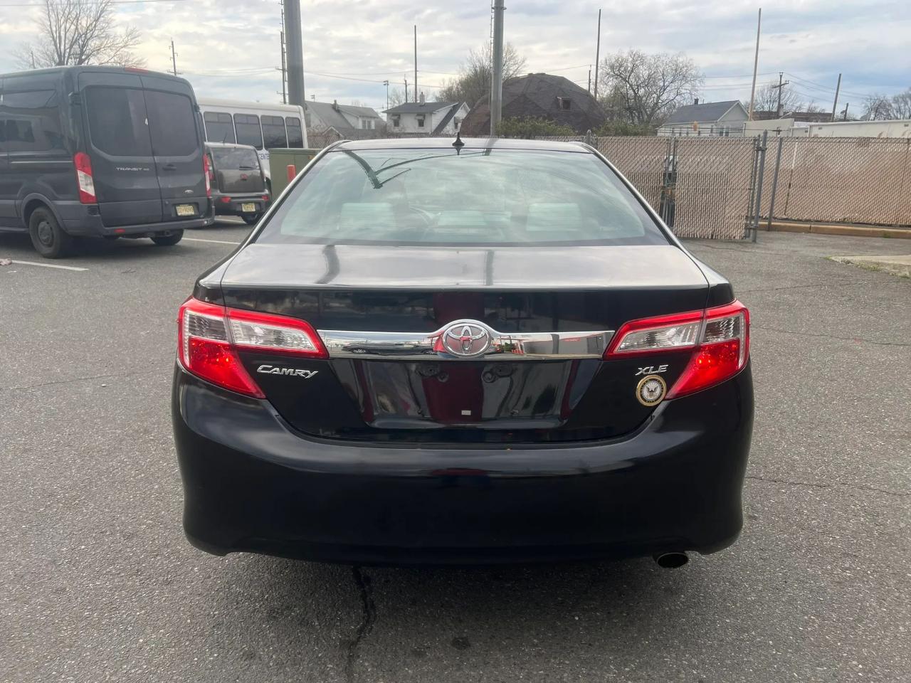 Toyota Camry 4dr Sdn I4 Auto XLE (Natl) 2013