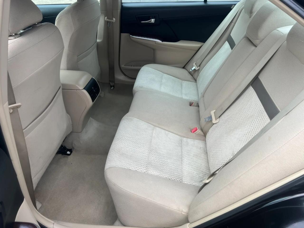 Toyota Camry 4dr Sdn I4 Auto XLE (Natl) 2013