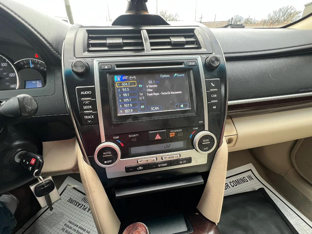 Toyota Camry 4dr Sdn I4 Auto XLE (Natl) 2013