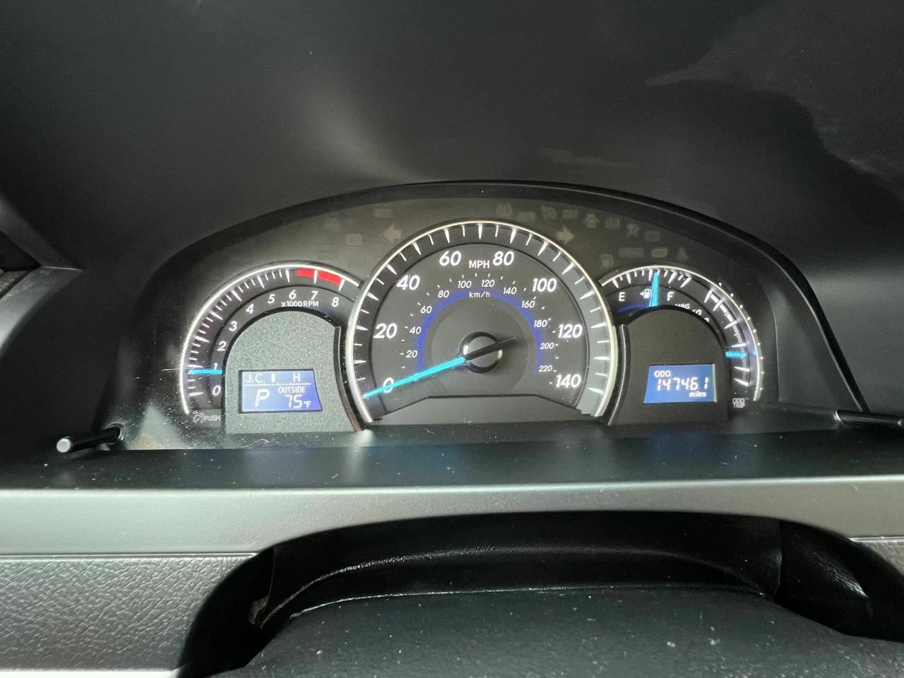 Toyota Camry 4dr Sdn I4 Auto XLE (Natl) 2013